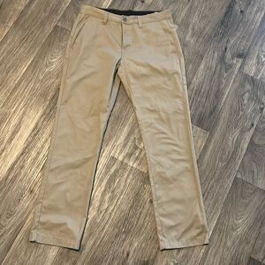 Men’s Volcom size 32. Khaki